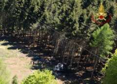  Τραγωδία στην Ιταλία : Τελεφερίκ συνετρίβη σε βουνό τουλάχιστον εννέα νεκροί δύο παιδιά σοβαρά τραυματισμένα