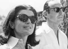  Jackie Kennedy : Ταινία – αναφορά στην κρυφή ερωτική σχέση της Jackie Kennedy με Βρετανό διπλωμάτη.