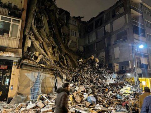  Ισχυρότατος σεισμός 7,8 Ρίχτερ στην Τουρκία και Συρία .