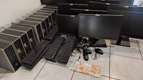  Έξι συλλήψεις για «φρουτάκια» στη Δράμα – Κατασχέθηκαν 13 υπολογιστές